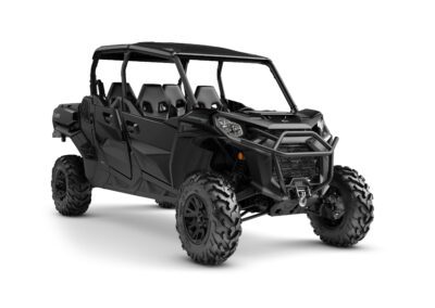 Commander MAX XT 700 Model Shown from the front side in Triple Black.