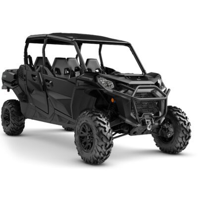 Commander MAX XT 700 Model Shown from the front side in Triple Black.